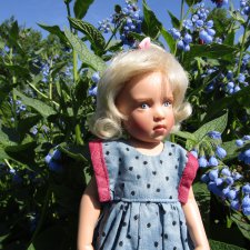 Сине-голубое настроение. Флора Helen Kish среди цветов в парке