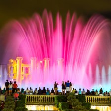 Шоу поющих фонтанов в Барселоне - окунемся с головой!