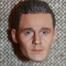 Продам голову экшен парня. Том Хиддлстон