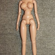 Шарнирное тело Volks EB 26 с большим бюстом.