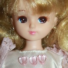 Светловолосая голубоглазая Ликка 4 поколения