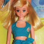 18-летняя Дженни Такара из серии Birth Cocktail Calendar Girls (July - Blue Hawaii)