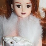 Шикарная Наоми в вечернем наряде