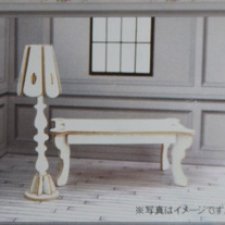 Сборный набор для гостиной (столик и торшер) Wood Craft для кукол 1/12