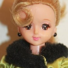 Винтажная Дженни с интересной прической