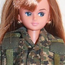 Кисара Calendar Girls из серии 2002 Uniforms of History (May - Army) компании Такара