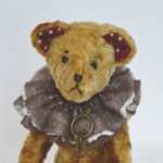 Мишка тедди и девочка