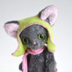 Котик в шапочке и шарфе. Моя игрушка  ручной работы