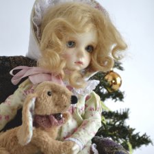 В ожидании праздника. Куклы со своими игрушками ручной работы