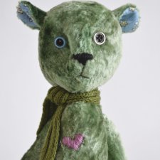 Медведь тедди, которого зовут Карл