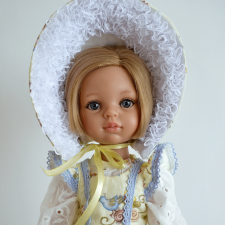 Новый наряд для Паолочки, много рюш и кружев