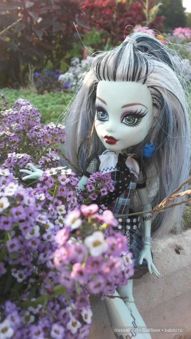 Прогулка в парке с винтажными куколками