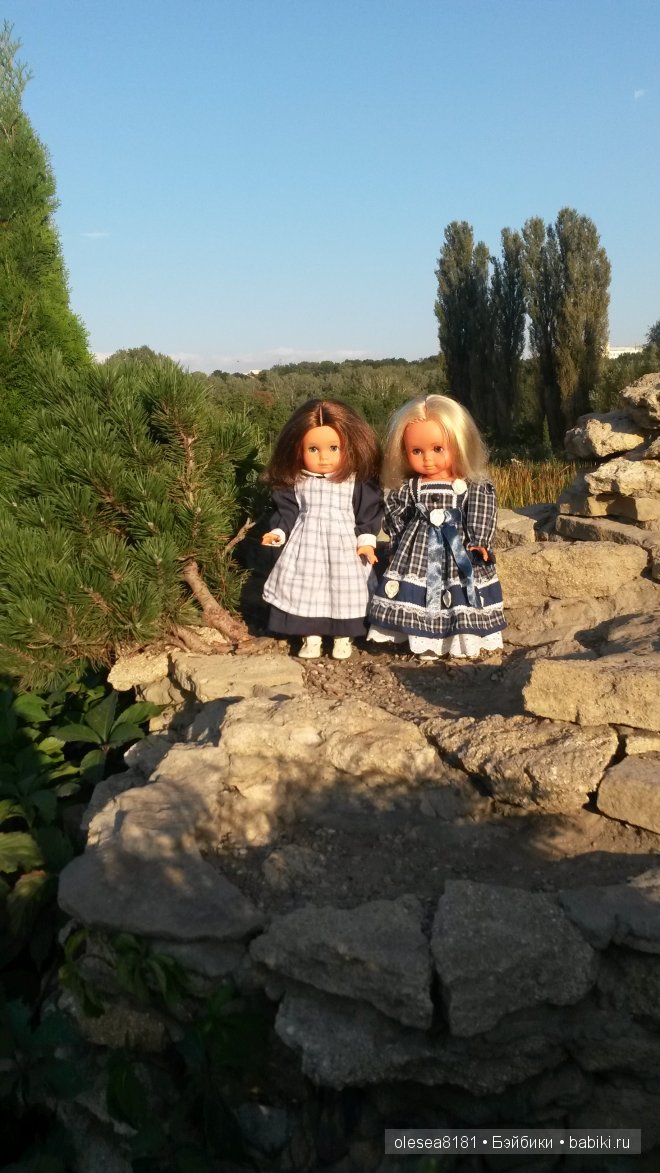 Прогулка в парке с винтажными куколками