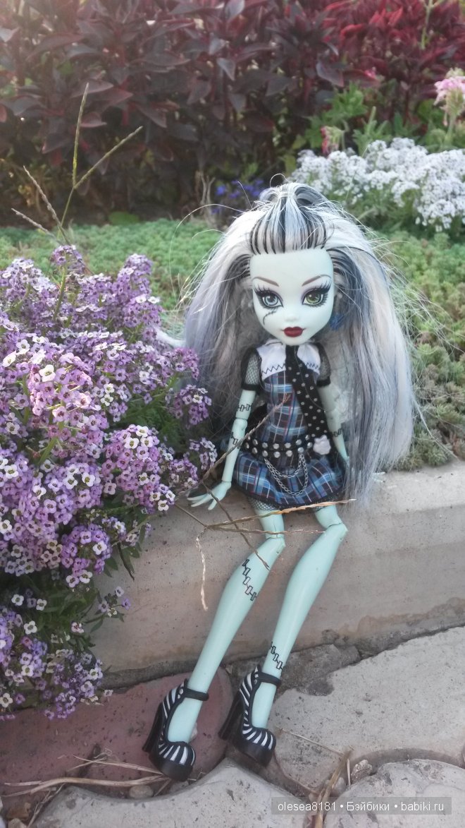 Прогулка в парке с винтажными куколками