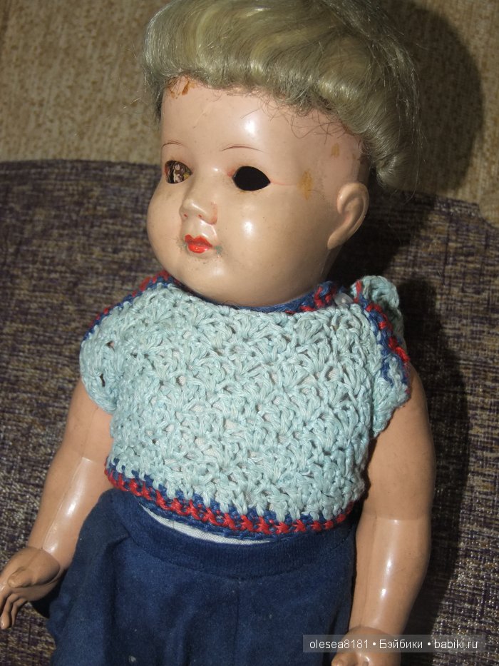 Небольшая компания завораживающих антикварных кукол