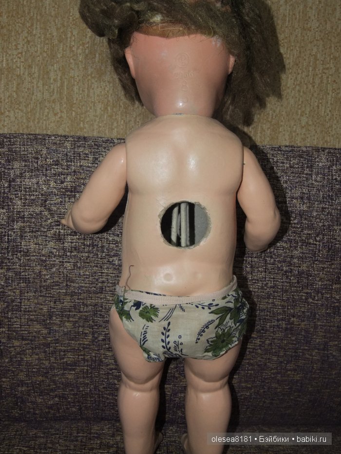 Небольшая компания завораживающих антикварных кукол