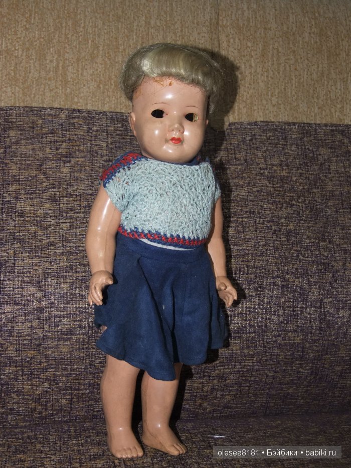 Небольшая компания завораживающих антикварных кукол