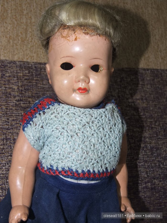 Небольшая компания завораживающих антикварных кукол