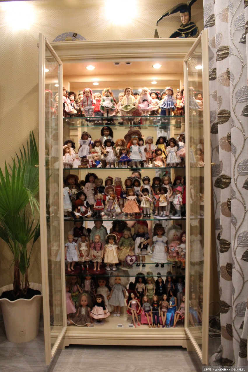 Шкафчик с сокровищами — Домашние коллекции кукол: фото собраний