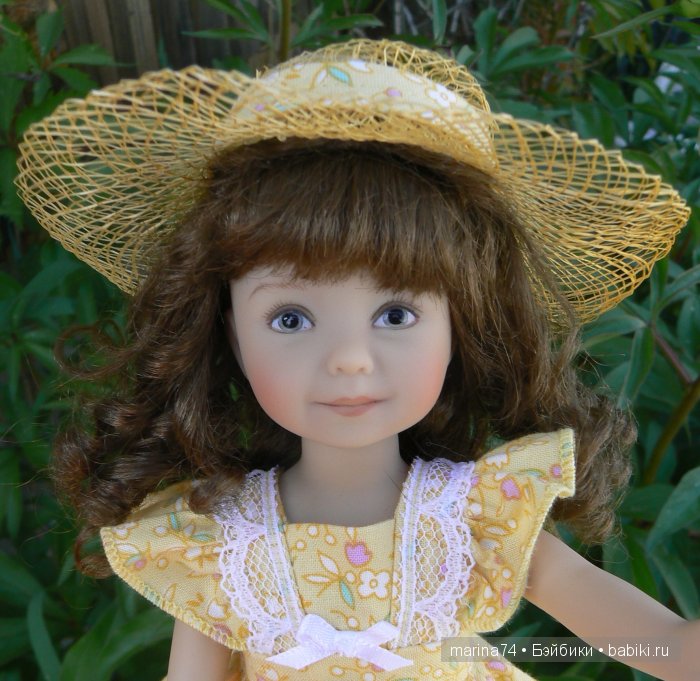 «…Она была маленькая-маленькая, всего в дюйм ростом. Ее так и прозвали - Дюймовочка»