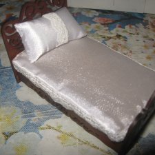 Кроватка  и торшер для кукол до 13 см.