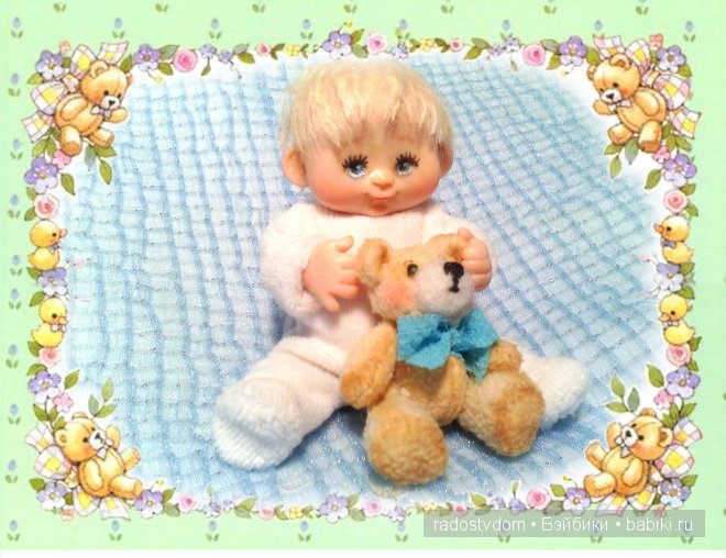 Авторская кукла с любимыми игрушками. Ростик 10 см (фото 7)