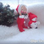 Малыш Сантик под елочку. Авторская кукла