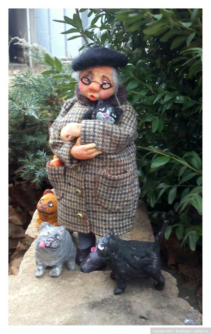 Бабуля с котиками - авторские игрушки Лилии Василик (фото 3)