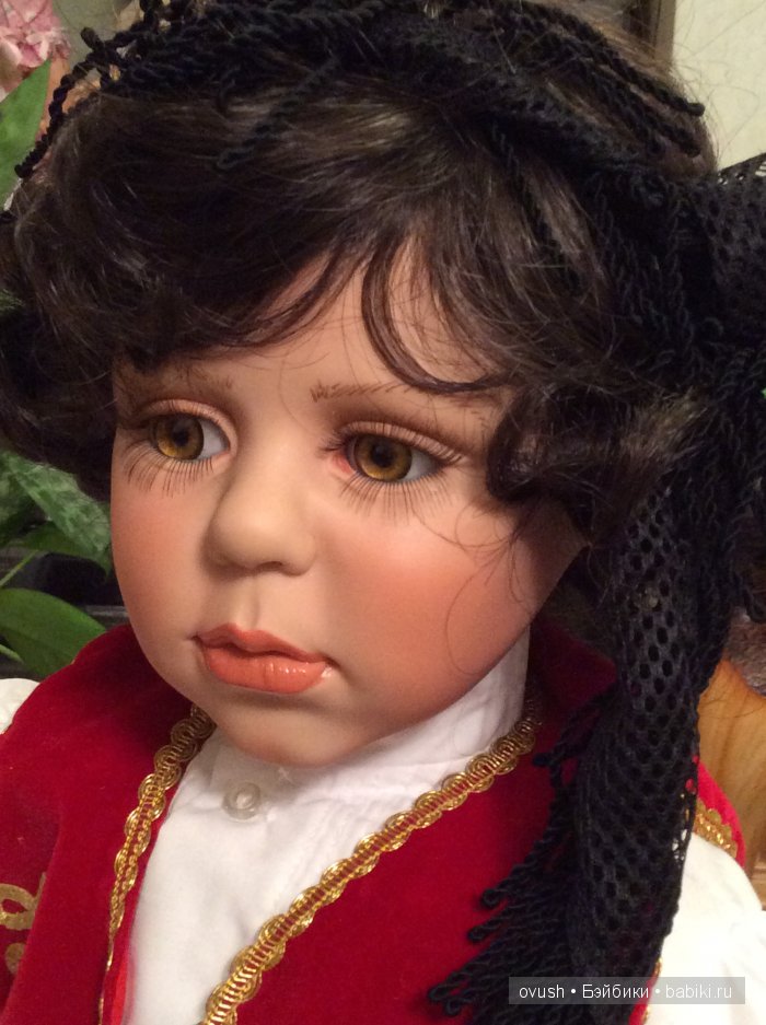 Потрясающий Теодор, Fayzah Spanos