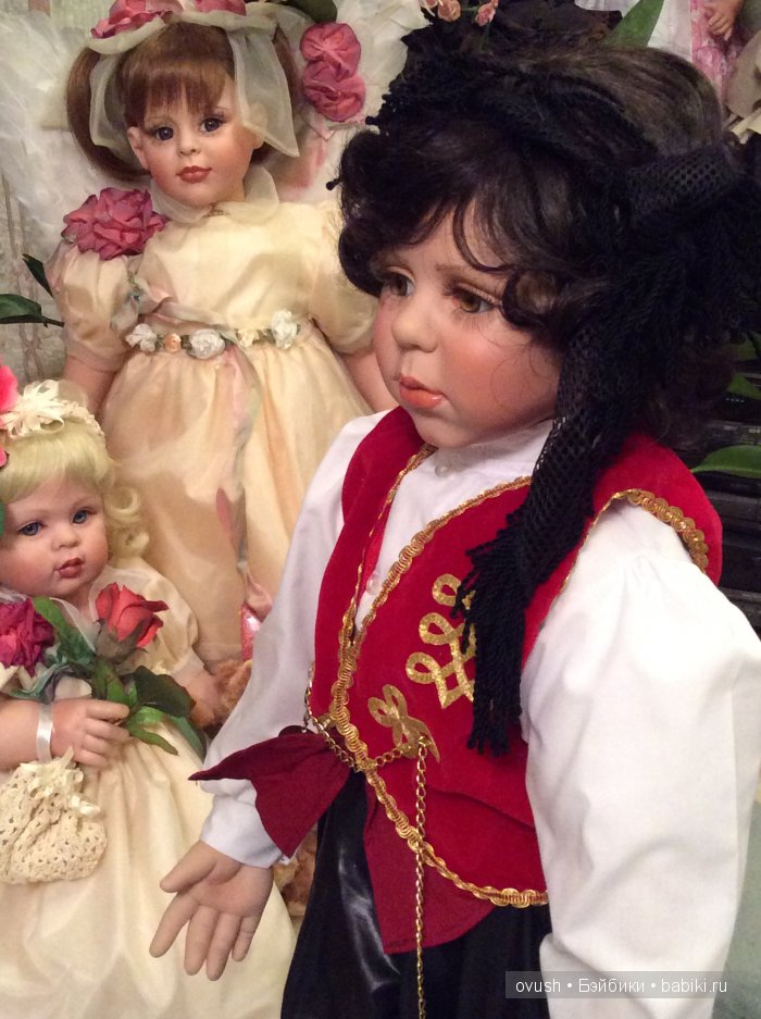 Потрясающий Теодор, Fayzah Spanos