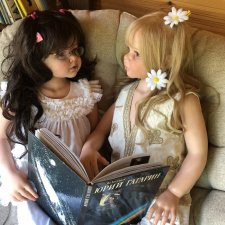 Две непоседы, два солнышка, две любимые малышки - счастье, умноженное на два