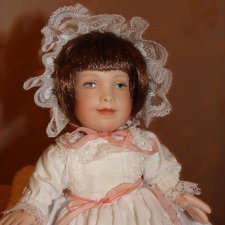 Помогите, пожалуйста, опознать куклу