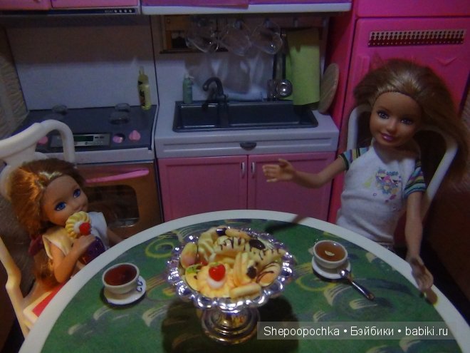 Кухня для Барби и её семьи