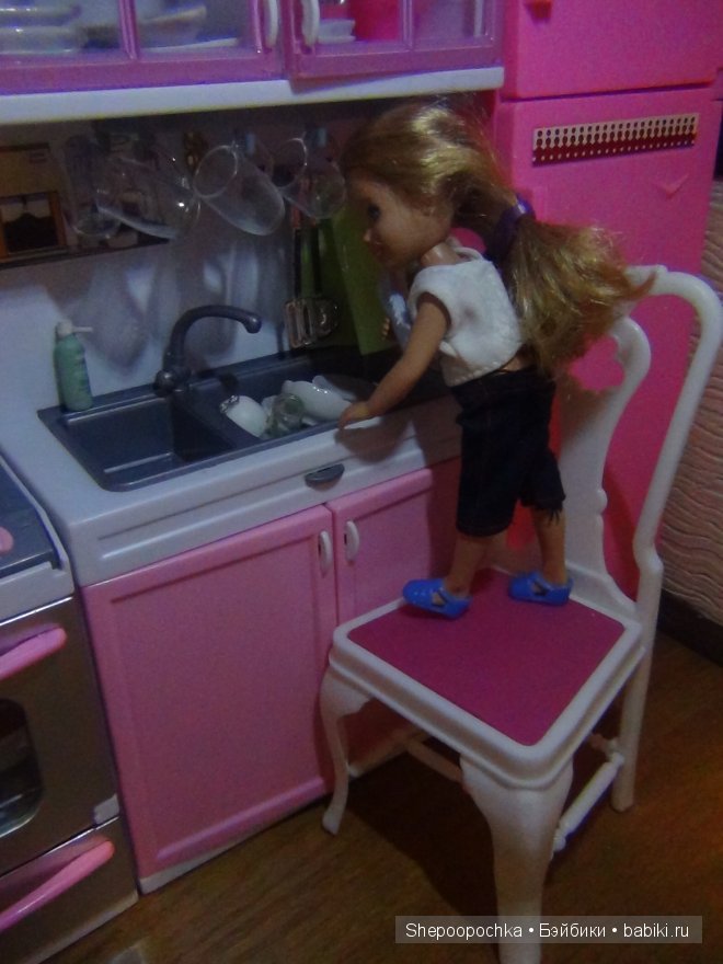 Кухня для Барби и её семьи