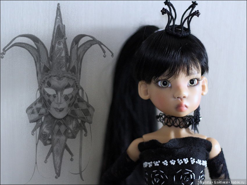 Мои любимые Принцессы-Кошки! Одна почти статичная, а вот за второй… побегала))