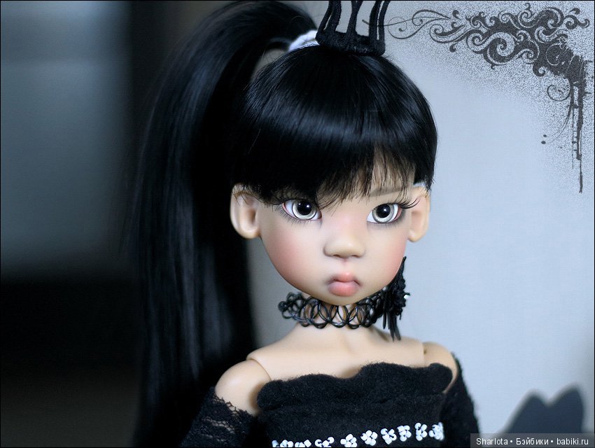 Мои любимые Принцессы-Кошки! Одна почти статичная, а вот за второй… побегала))