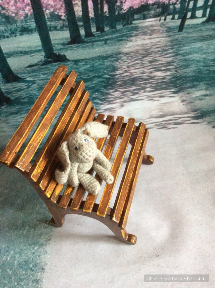 Декорирование скамеечки для кукол (фото 8)