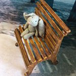 Декорирование скамеечки для кукол