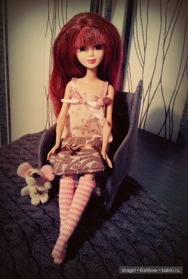 голова кукла Abbie, тело от куклы Barbie Mattel, красивые красноватые волосы, челка, кресло, ночная, гетры голова кукла Abbie, тело от куклы Barbie Mattel, красивые красноватые волосы, челка, кресло, ночная, гетры