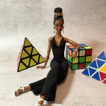 Полукомбинезон и пара платьев для надменной красотки