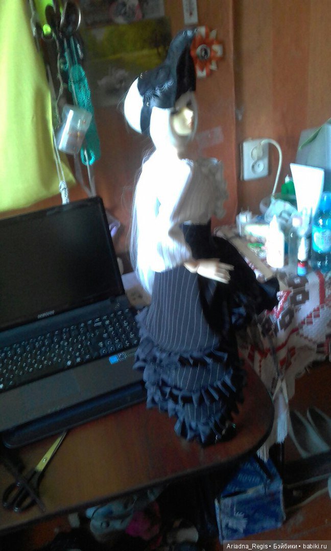 В процессе работы над новыми костюмами (фото 8)