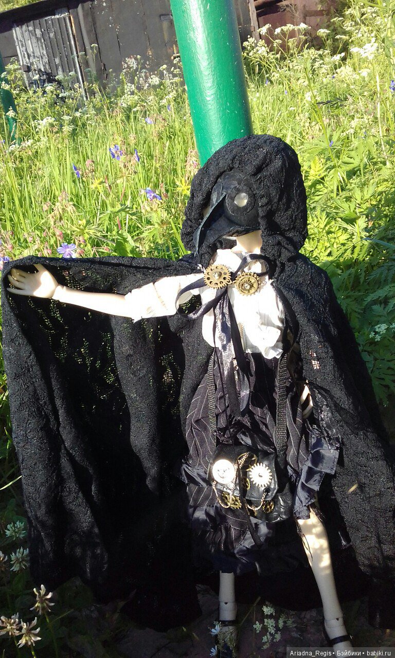 В процессе работы над новыми костюмами