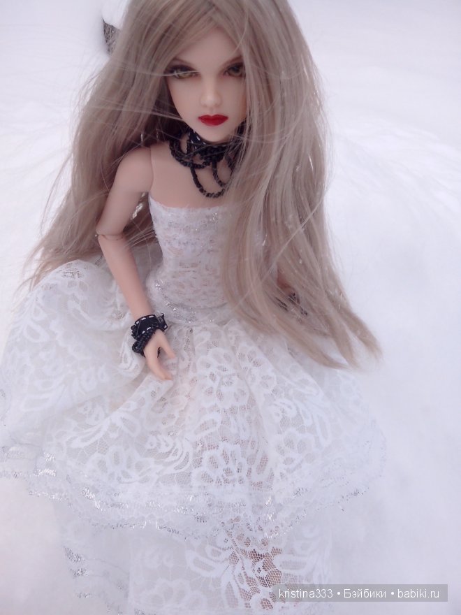 Вампирша Розали (Iplehouse Leona)