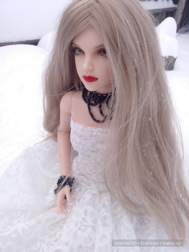 Вампирша Розали (Iplehouse Leona)