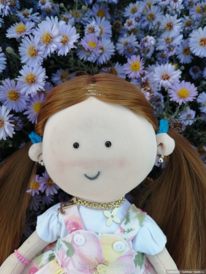 Текстильная кукла и цветы (фото 4)