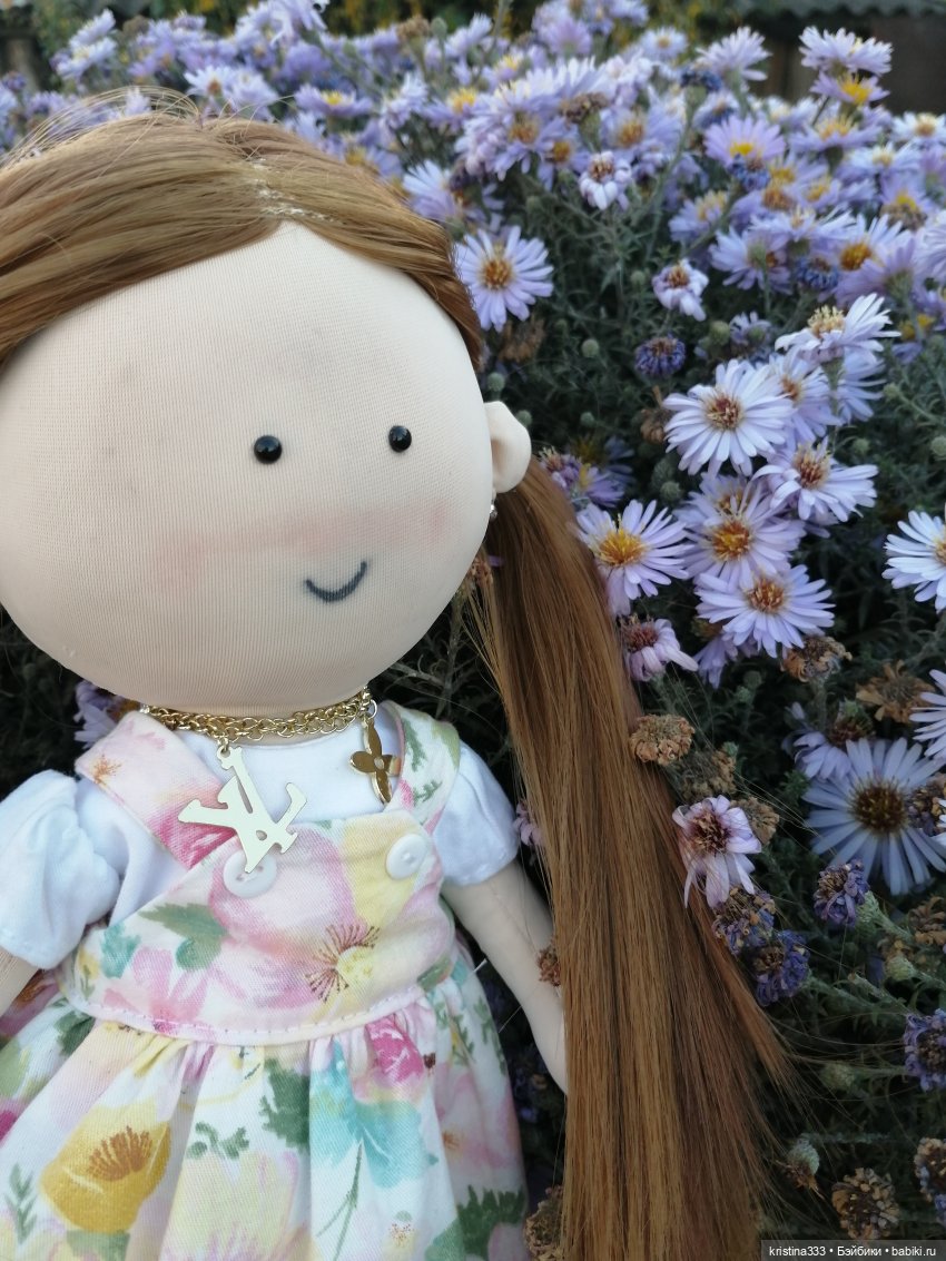 Текстильная кукла и цветы (фото 6)