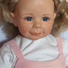 Очаровательная голубоглазая кучеряшка Nina (Нина) от Monika Levenig