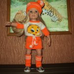 А у нас новый весенний костюм.