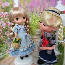 Две подружки