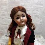 Задумчивая, скромная, тихая и строгая. Armand Marseille